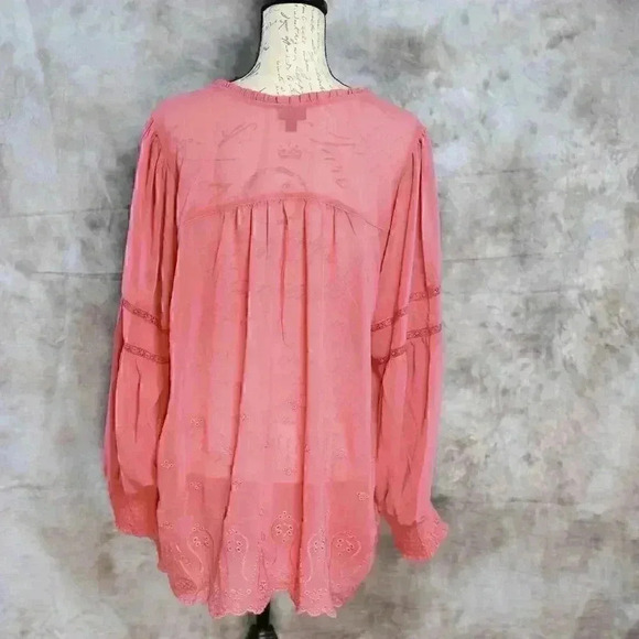 Torrid size 2 button down blouse long sleeve embroirded scalloped hem elastic cu - Picture 8 of 15